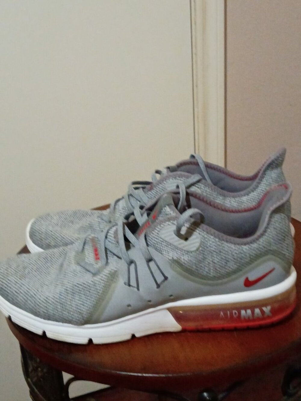 Nike Air Max Sequent 3 Mens Sz 10.5 Grey University Red Running Shoe 921694-060 - Picture 9 of 14